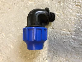 KPE csőhöz 20-1/2" KM, külső menetes könyök csatlakozó / átmeneti idom KPE csőhöz 20-1/2" KM, külső menetes könyök csatlakozó / átmeneti idom